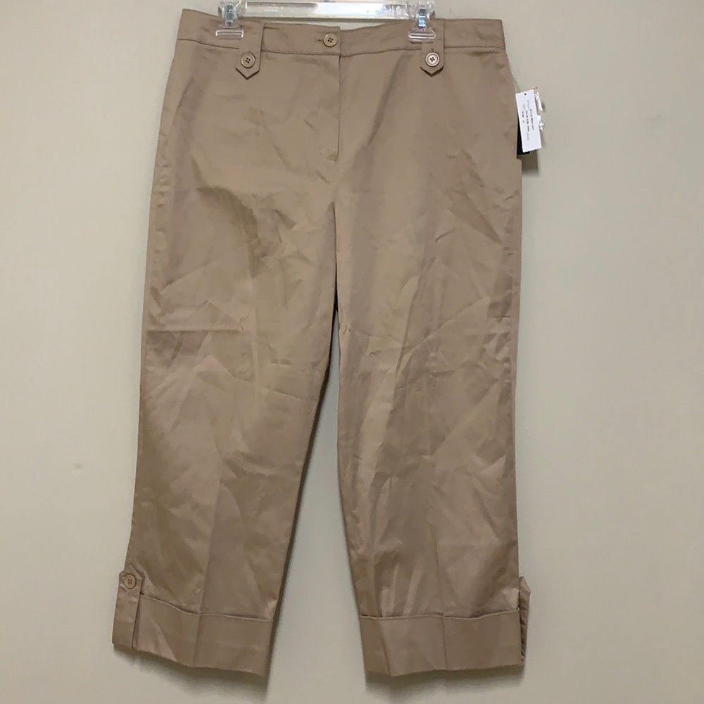 Larry Levine Tan Cropped Pants
